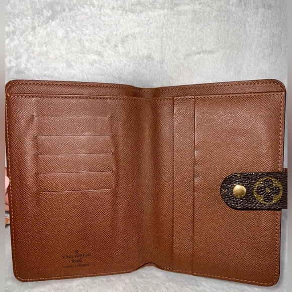 Louis Vuitton Wallet - Picture 3 of 8